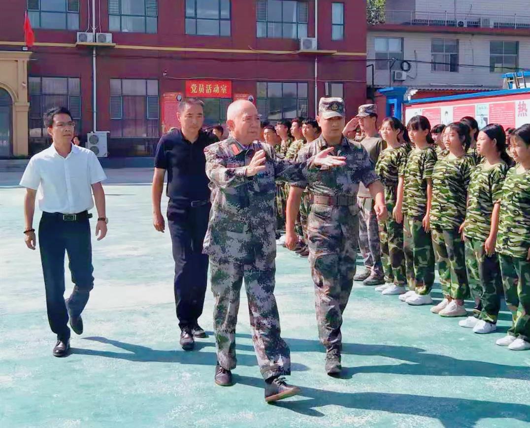 矛_庄白求恩d院老校长n英前来检?jpg 矛_庄白求恩d院老校长n英前来检?jpg