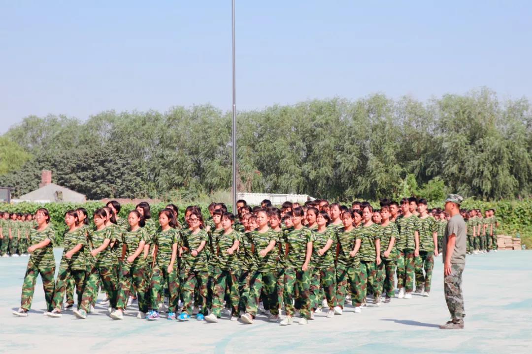 矛_庄白求恩d院军训汇演开?jpg 矛_庄白求恩d院军训汇演开?jpg