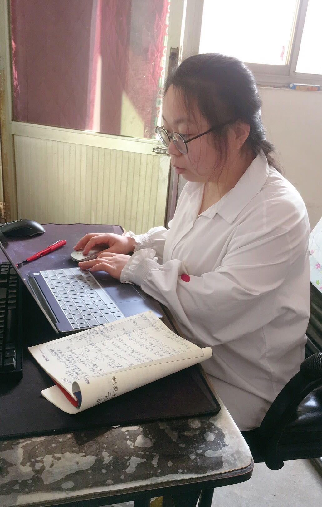 史学倩老师在给同学们讲“如何做好新冠的防疫?jpg 史学倩老师在给同学们讲“如何做好新冠的防疫?jpg