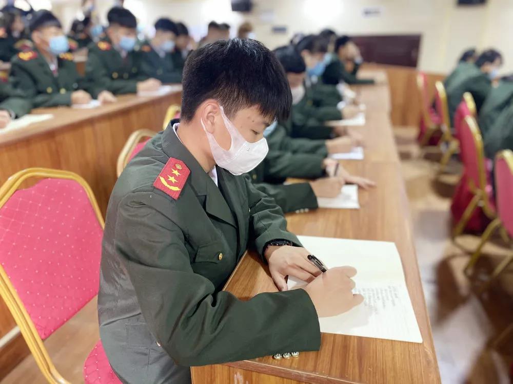 开展心理健L识讲?4.jpg 开展心理健L识讲?4.jpg