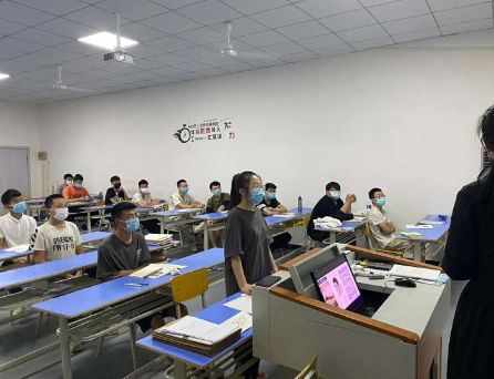矛_庄白求恩d院疫情期间的教室.png