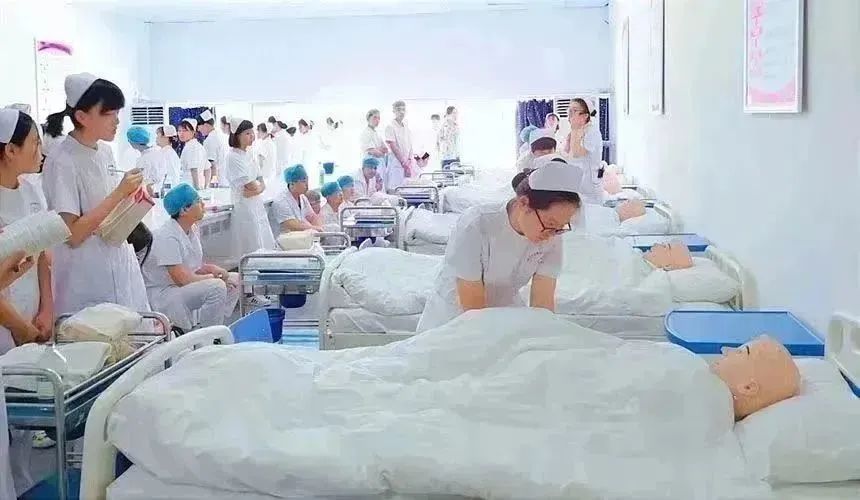 石家莊白求恩醫(yī)學(xué)中等專業(yè)學(xué)校07.jpg